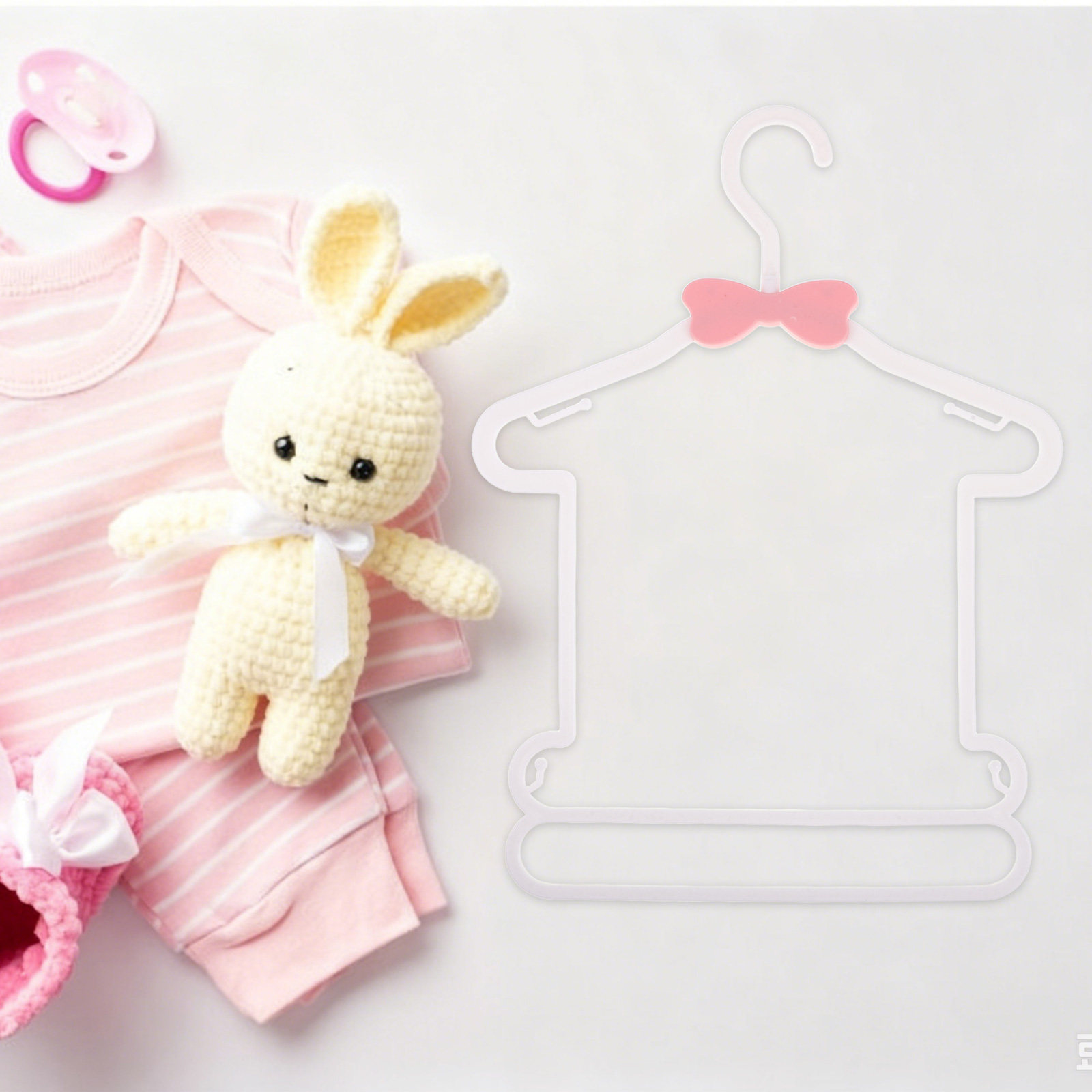 8個入りベビーワンピース用ハンガー、滑り止め幼児服ハンガー、 - Baby Nursery Hooks のレビューと価格