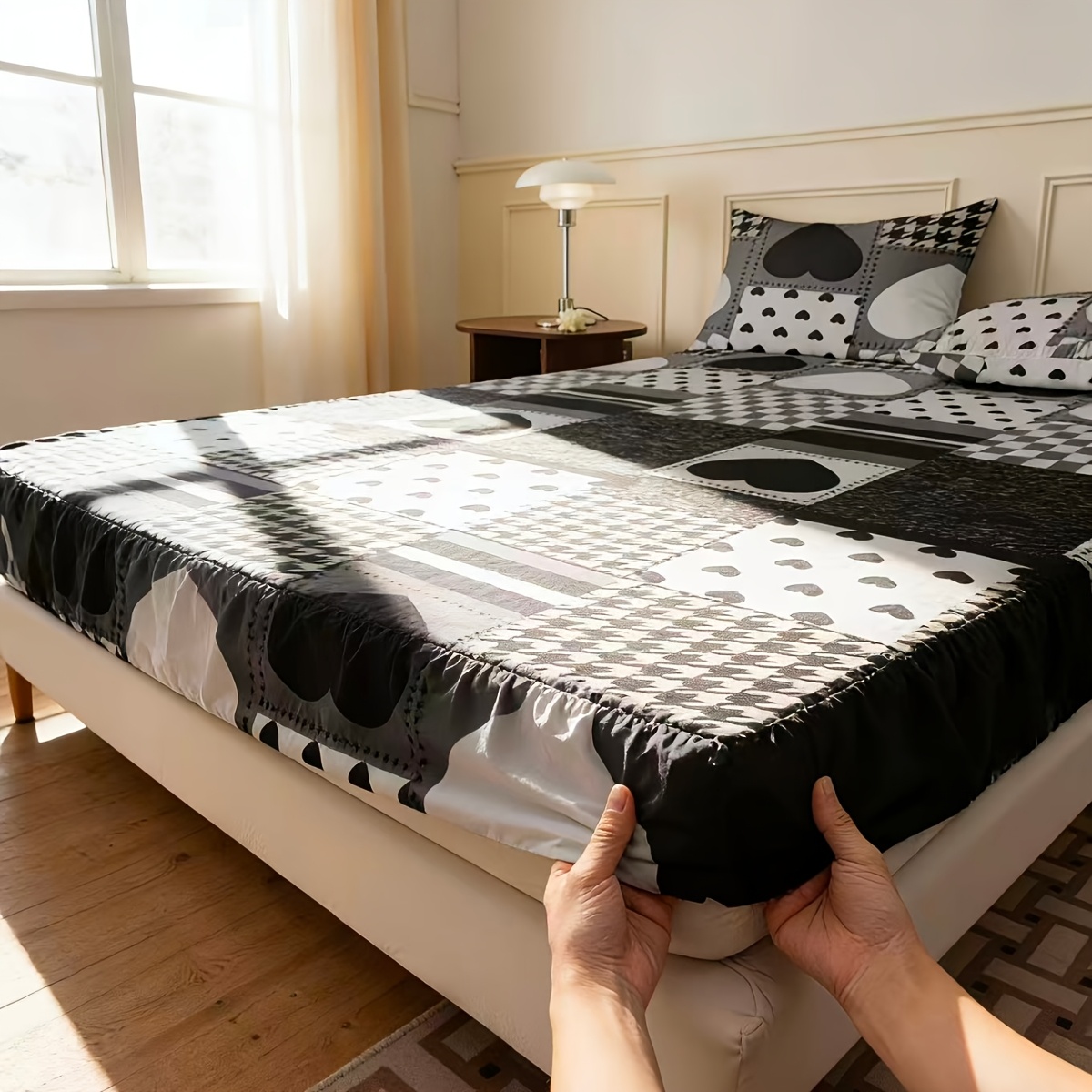 トレンディな黒と白のハート柄パッチワークプリントのフィットシ - Baby Nursery Home のレビューと価格
